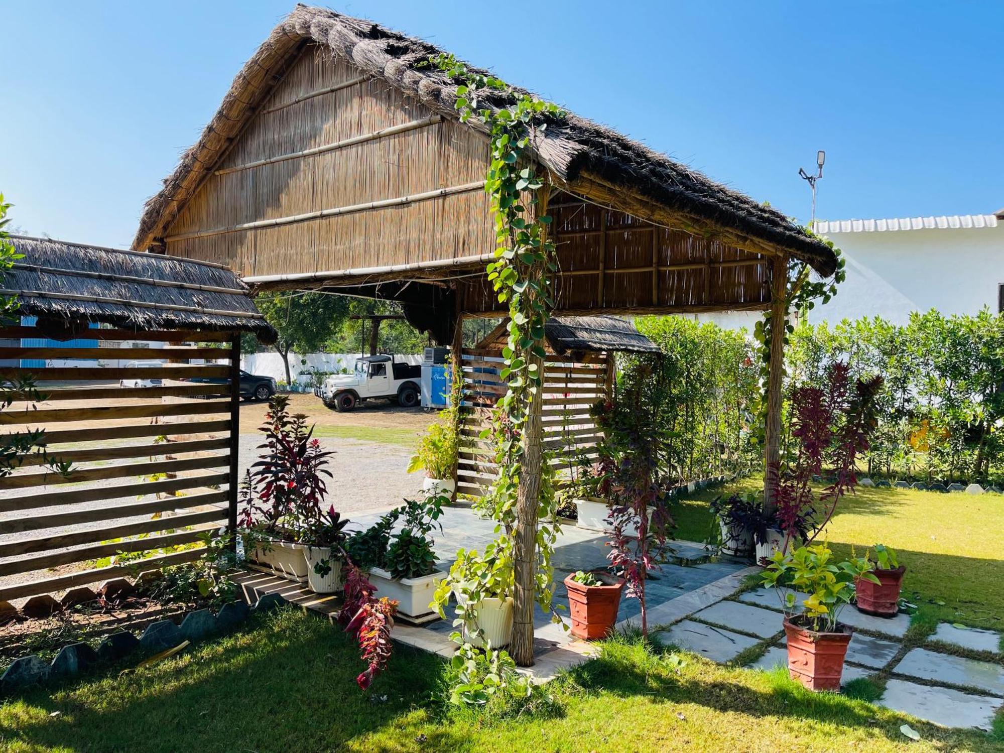 Dev Villa Resort ラージサマンド県 エクステリア 写真